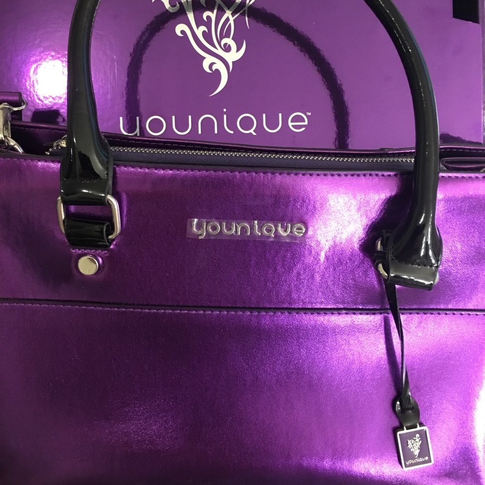 Younique cosmetic bag